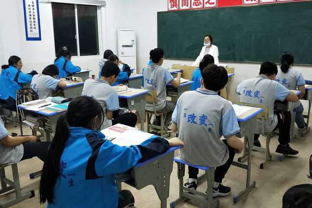 湘军高级中学复读部怎么样 高考成绩不好想复读，本地没有好学校，教你选择好的中考复读中学