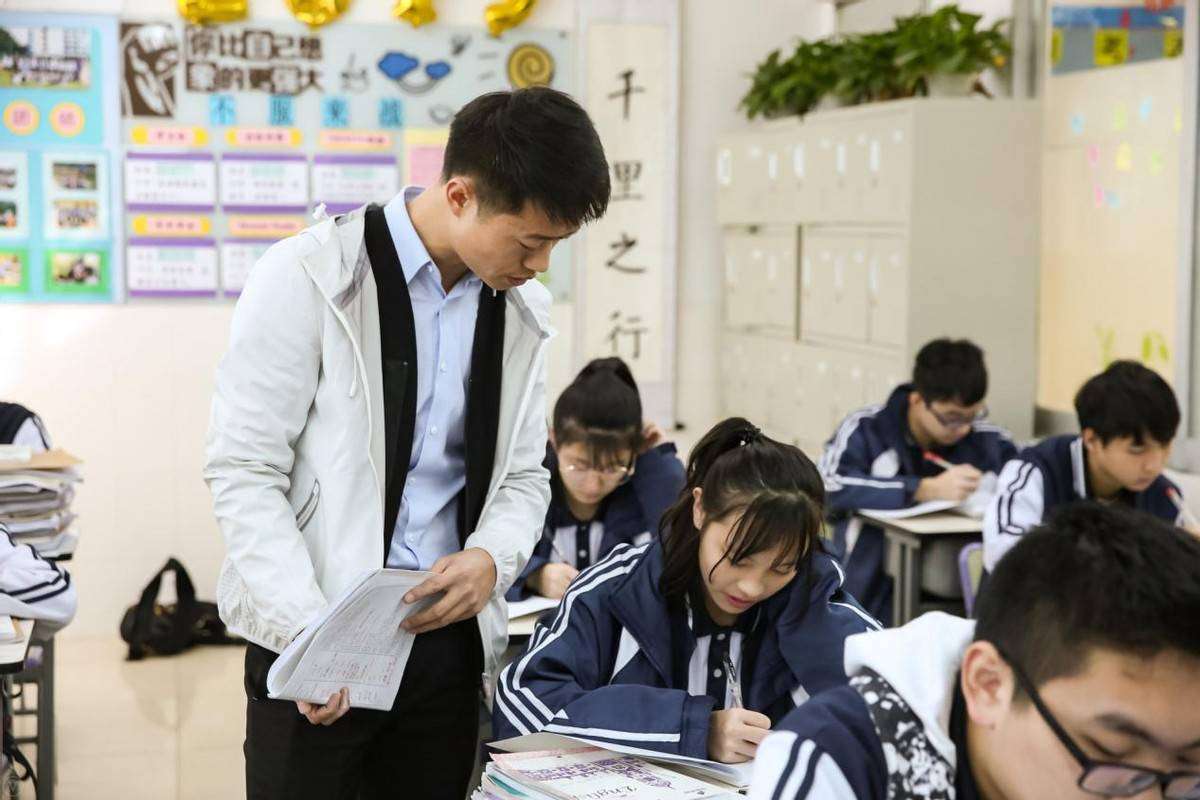 湘军高级中学复读部怎么样 高考成绩不好想复读，本地没有好学校，教你选择好的中考复读中学