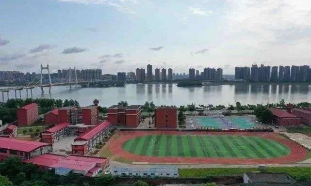 长沙市金海高级中学宿舍 长沙有哪些高考复读学校？怎么选？