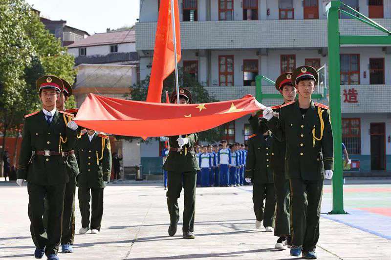 长沙市金海高级中学复读 芷江隔壁有一所来自省城的名校：怀化市新晃恒雅中学！